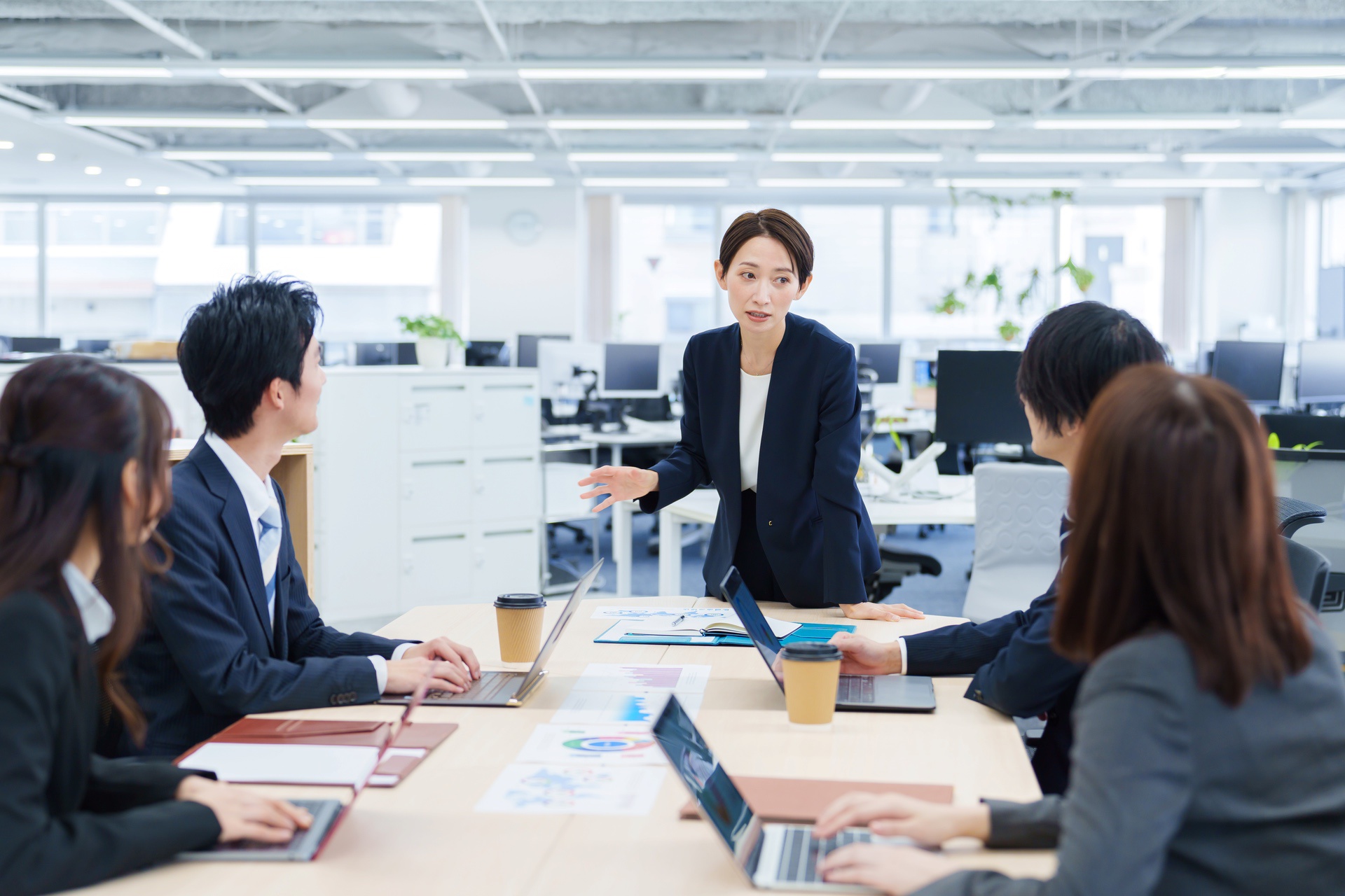 チームでの打ち合わせ